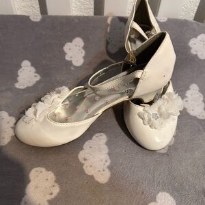 White Floral Mary Jane Shoes size 13M